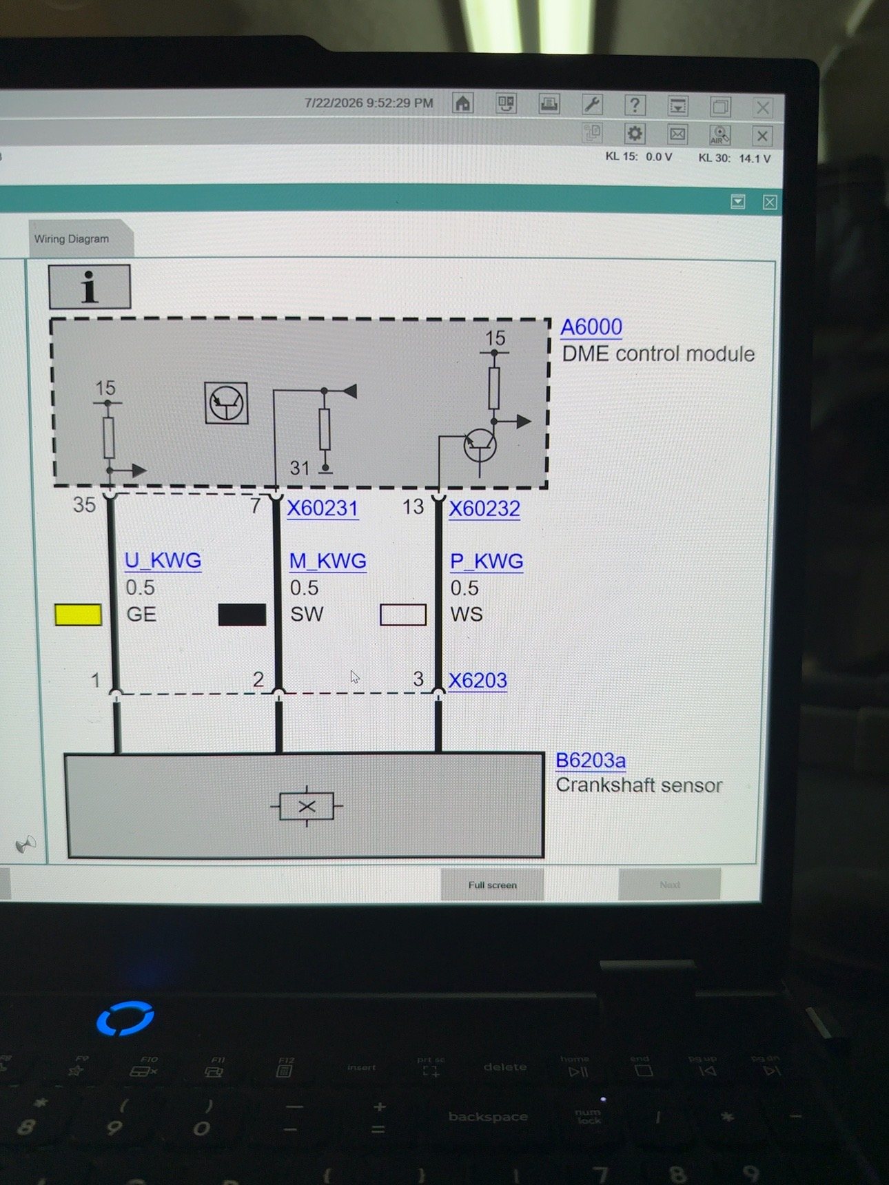 ISTA wiring diagram of the R56 crankshaft sensor showing pin 1 supply U_KWG, pin 2 ground M_KWG and pin 3 signal P_KWG going to the DME control module